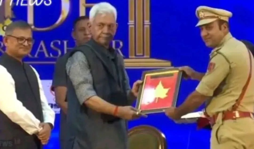 SHO Anantnag Honoured by LG Manoj Sinha for Heroic Flood Rescue Efforts