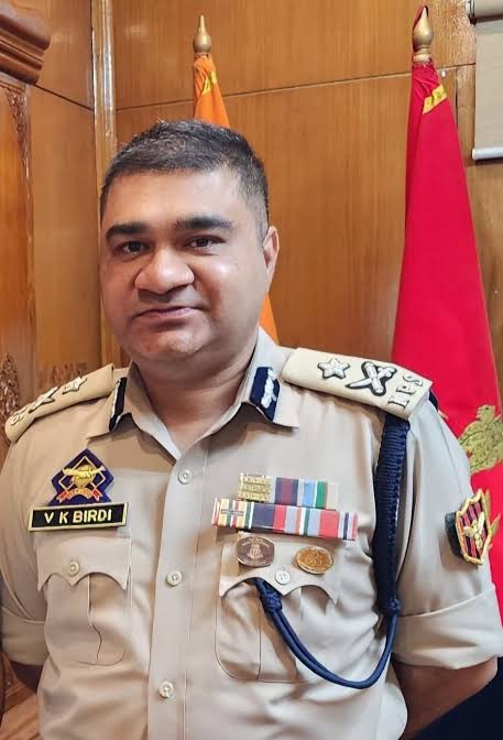 IGP Kashmir V.K Birdi promotes 650 HCs to ASIs IGP Kashmir V.K Birdi promotes 650 HCs to ASIs
