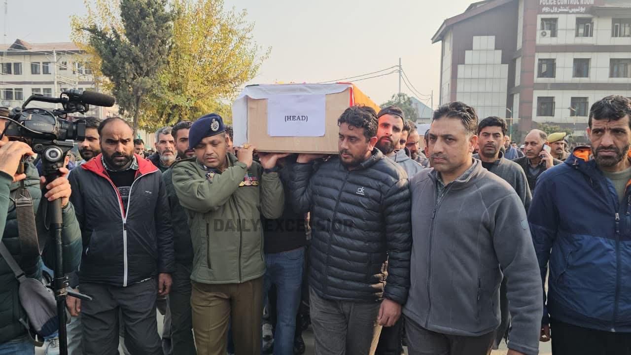 Crime Branch Cameraman Killed in Nowgam Blast; Sujit Kumar IPS Visits his Residence in Tral