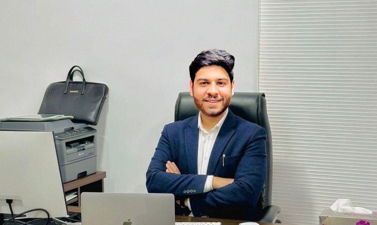 Adv. Maroof Khan Greets People of J&K on the Eve of Eid ul Fitr.